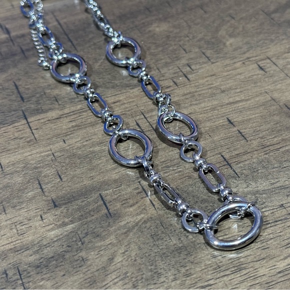 CK15. CALVIN KLEIN Circle Oval Chain Necklace 16” Chain 3” Extender NEW - Picture 2 of 3